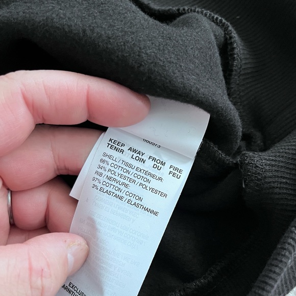 NWT - Puma Men’s Essential Logo Sweatshirt - Size XL - Picture 6 of 6